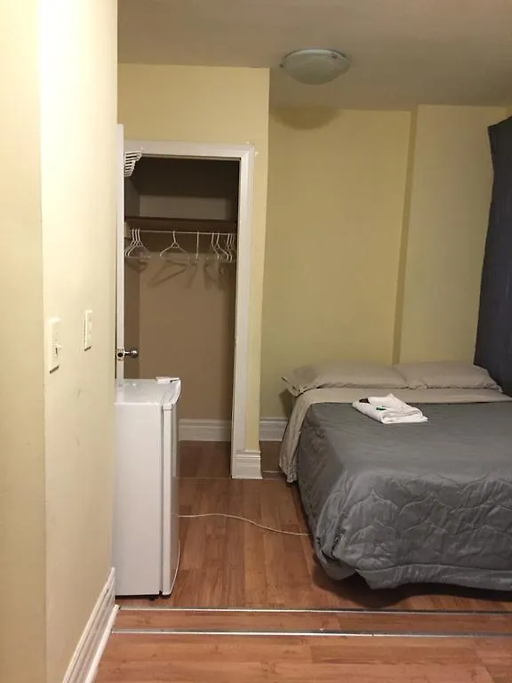Mina'S Guest House Toronto