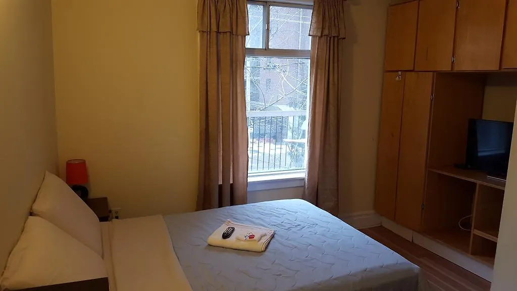Mina'S Guest House Toronto