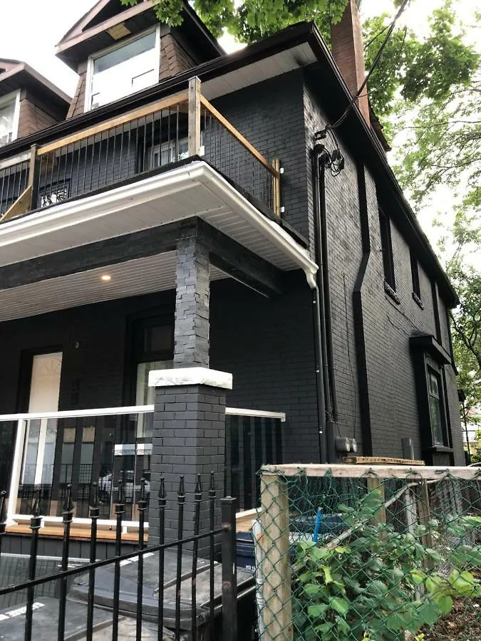 Mina'S Guest House Toronto