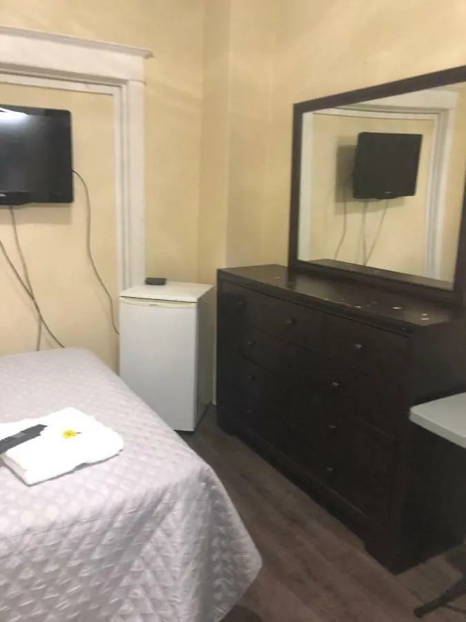 Mina'S Guest House Toronto